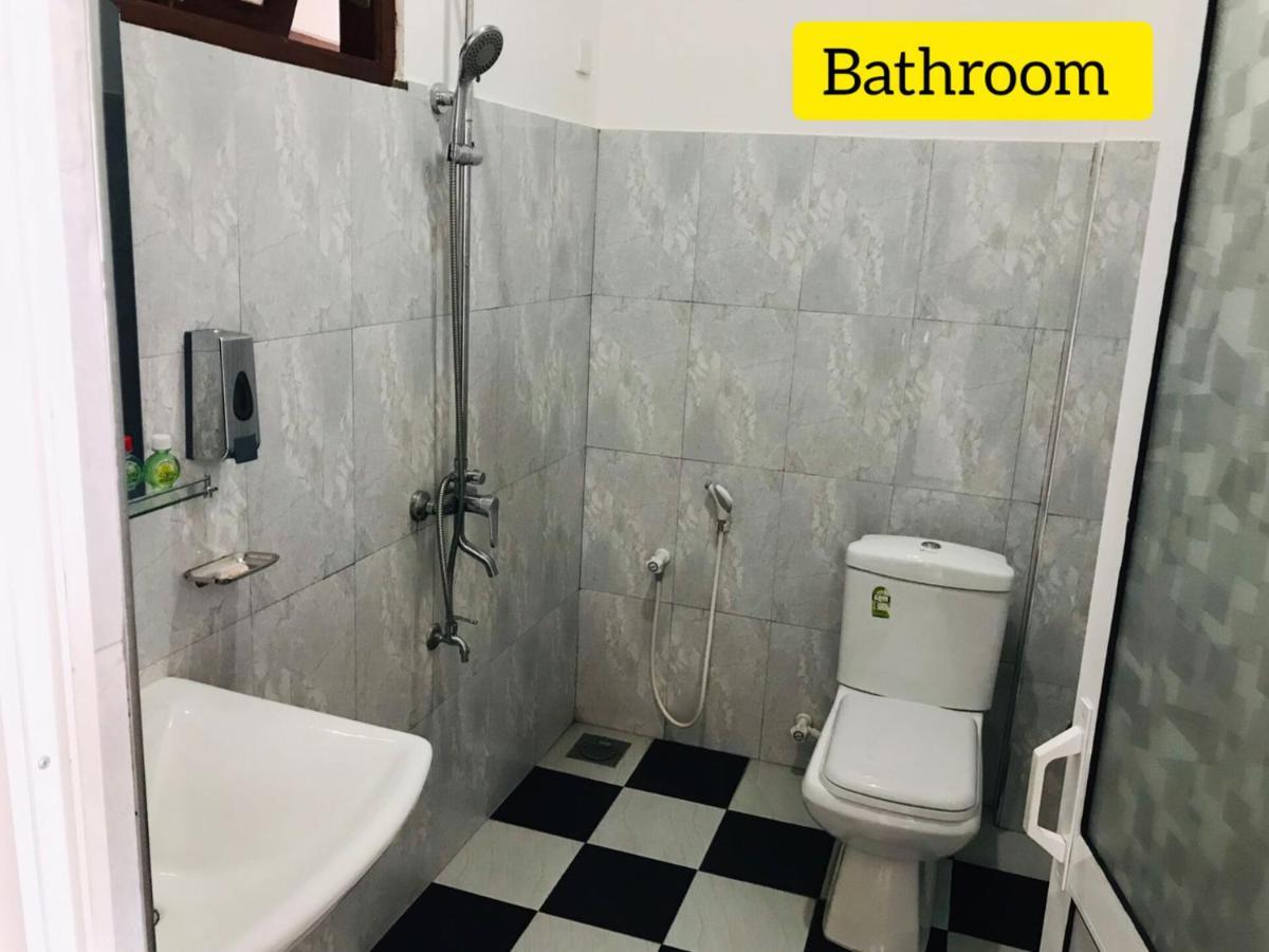Copacabana Beach Hotel Hikkaduwa Ngoại thất bức ảnh