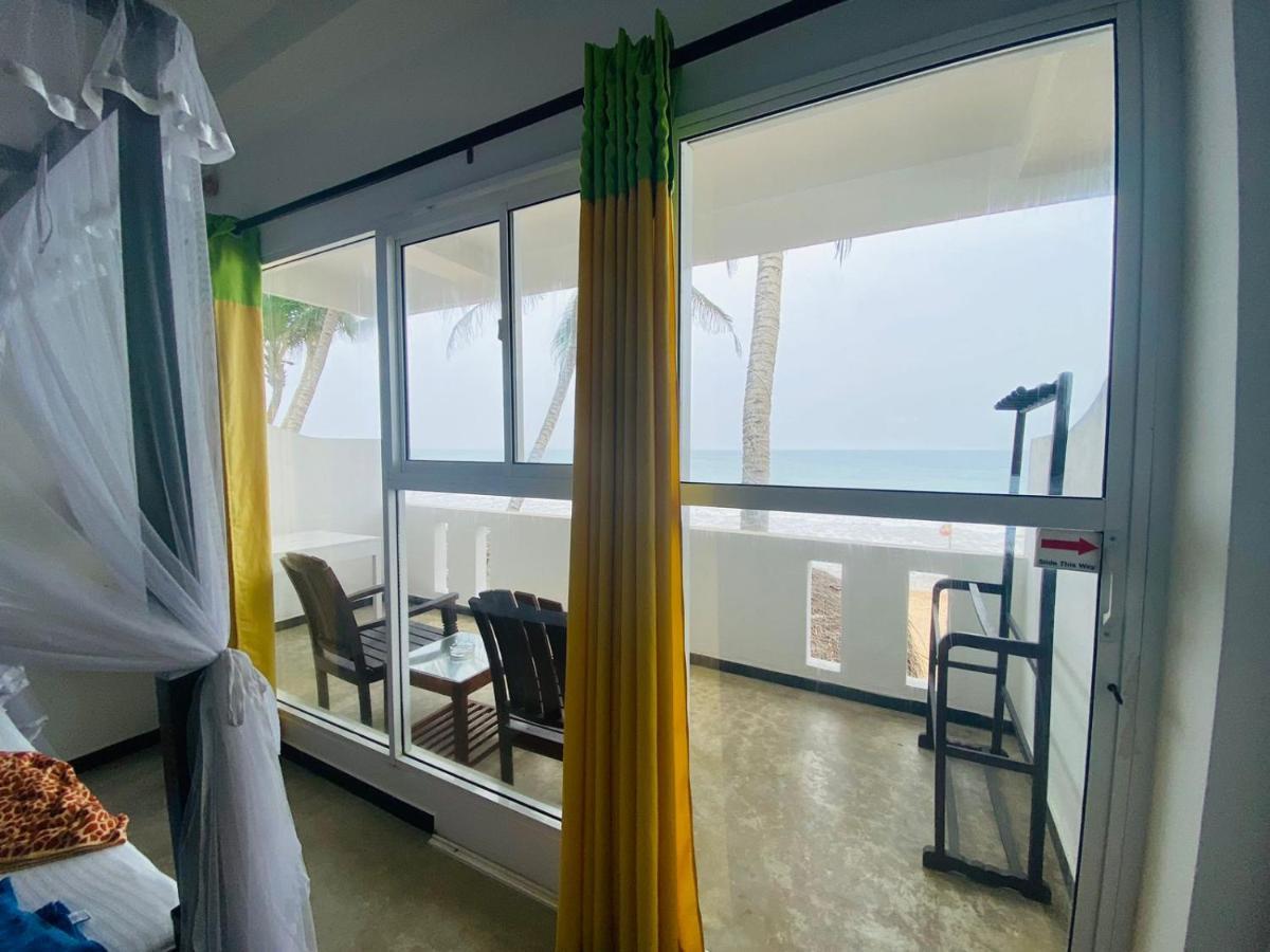 Copacabana Beach Hotel Hikkaduwa Ngoại thất bức ảnh