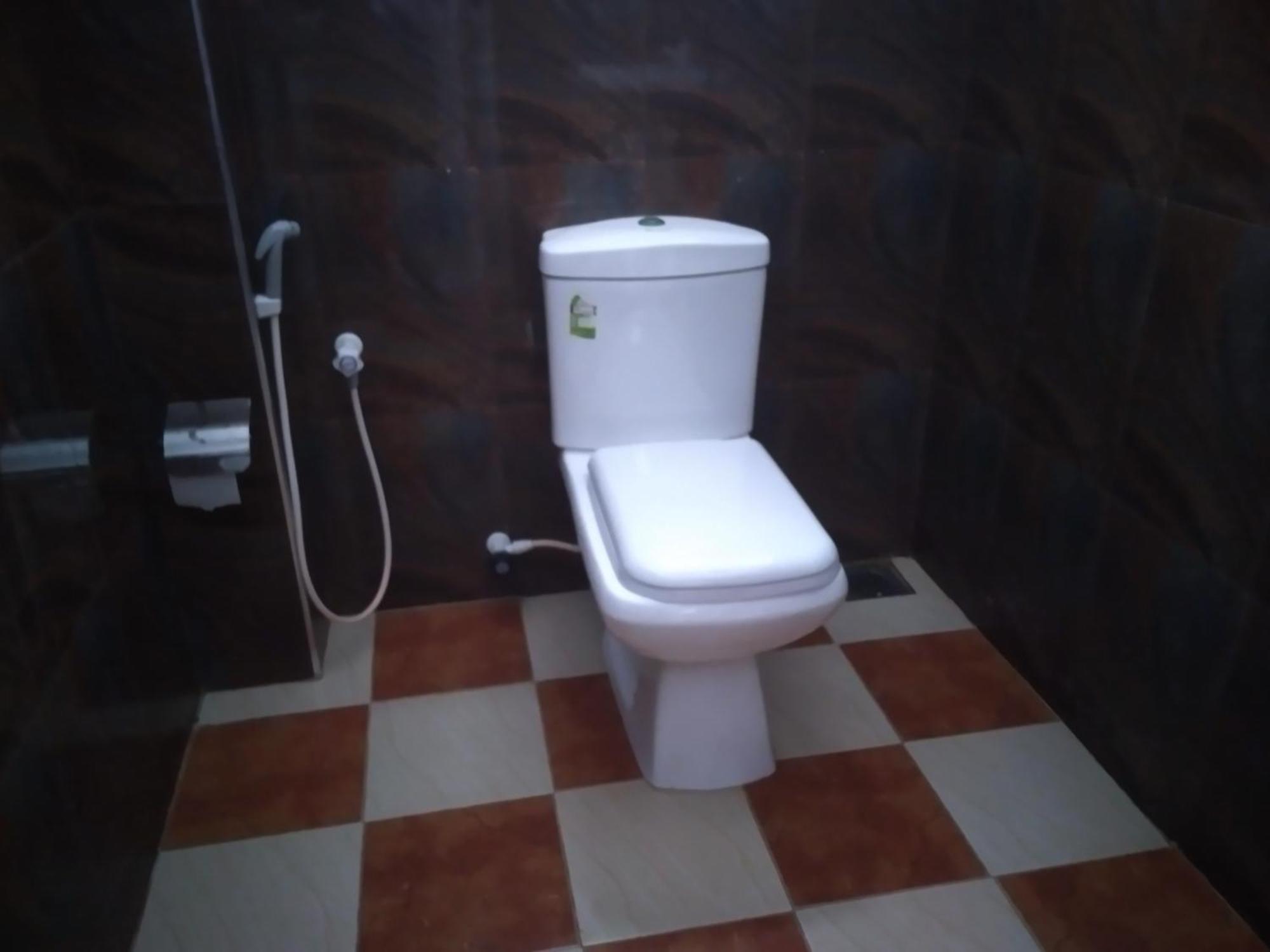 Copacabana Beach Hotel Hikkaduwa Ngoại thất bức ảnh