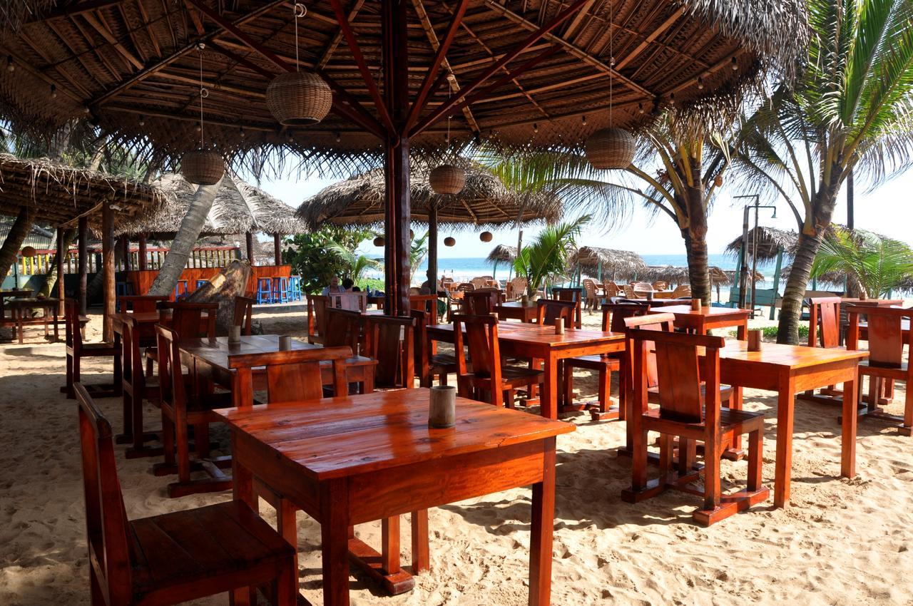 Copacabana Beach Hotel Hikkaduwa Ngoại thất bức ảnh