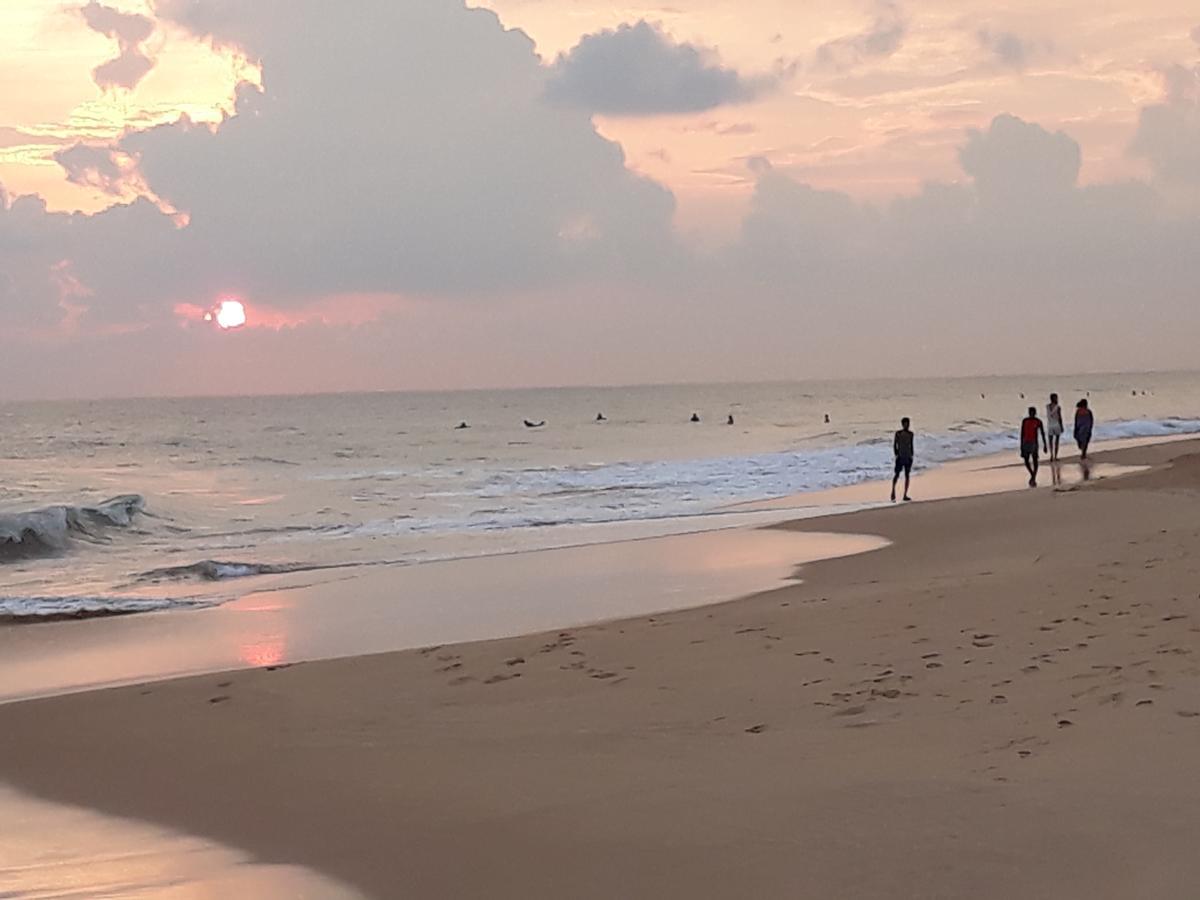 Copacabana Beach Hotel Hikkaduwa Ngoại thất bức ảnh