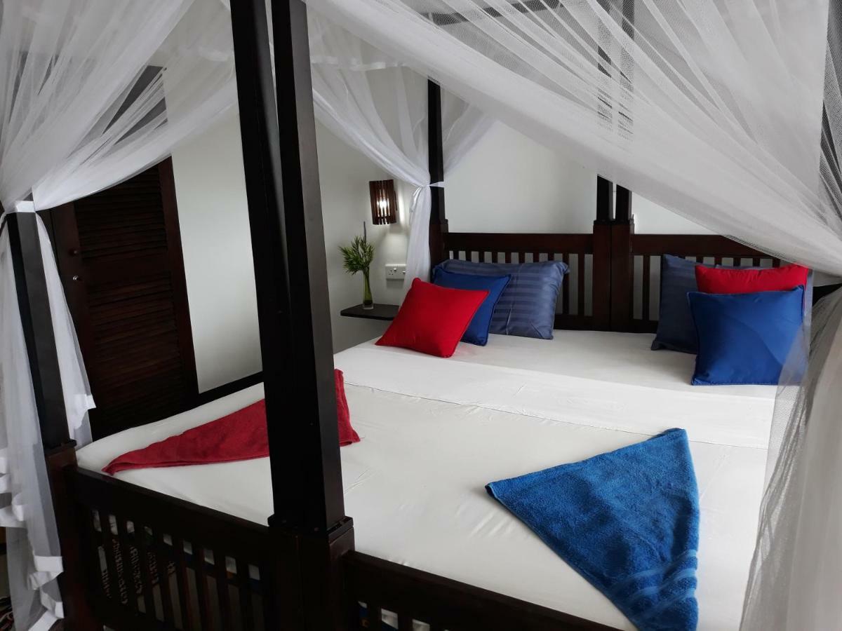 Copacabana Beach Hotel Hikkaduwa Ngoại thất bức ảnh